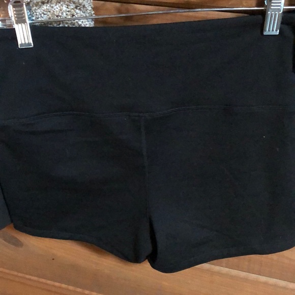 MonoB Medium shorts - Picture 3 of 6